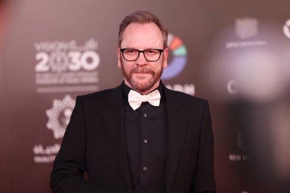 Kiefer Sutherland Cancels Tour Due To “Very Low Ticket Sales”