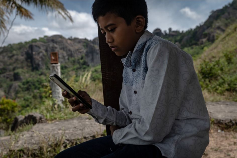 Indonesia Bans Social Media for Under-16s, Following Australia’s Lead: ‘Parents No Longer Have to Fight Alone Against the Giants of the Algorithm’