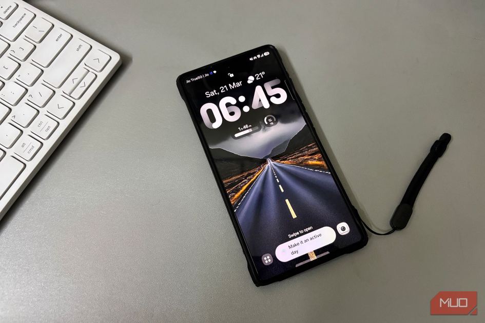 I've been using third-party keyboards for years — this built-in one made me uninstall all of them