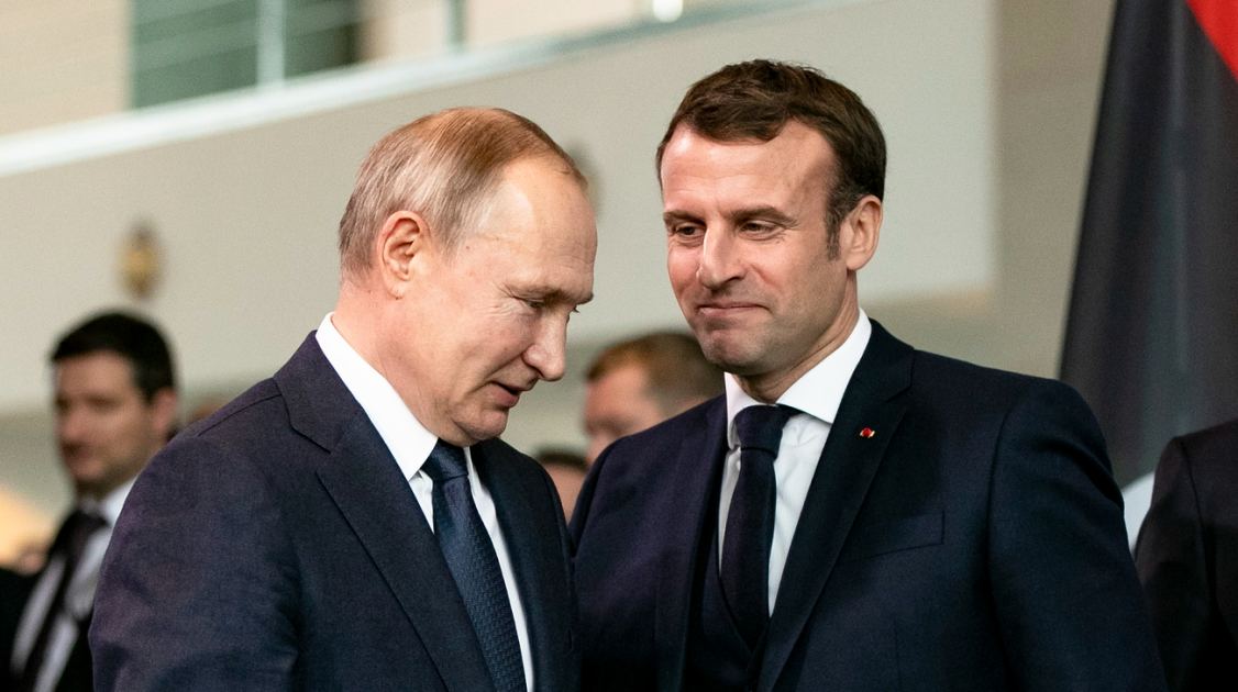 Зеленський відреагував на плани Макрона поговорити з Путіним