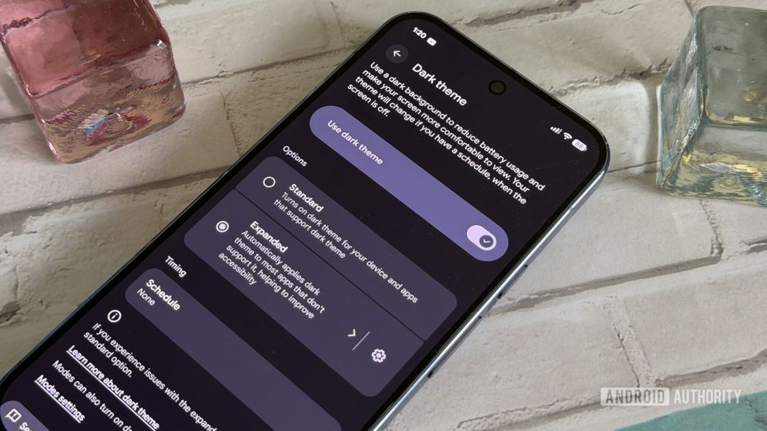 Poll confirms: You’re probably reading this on dark mode