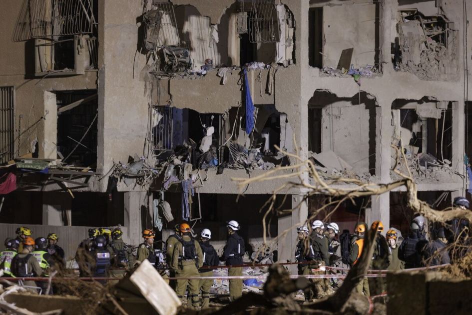 Stocks, Bonds Fall as US-Iran Rhetoric Intensifies: Markets Wrap