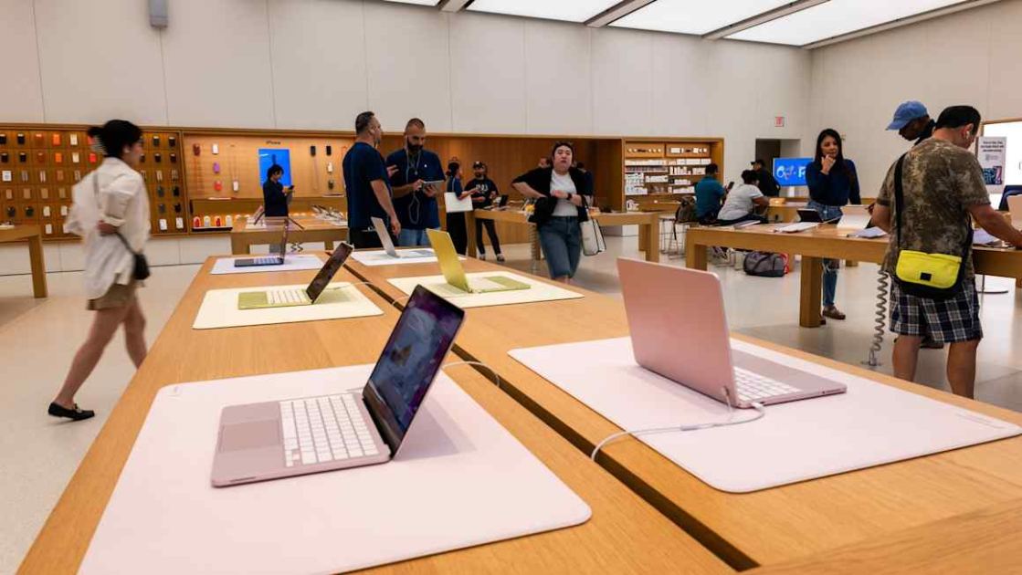 Apple seeks to buy memory chips from blacklisted Chinese company