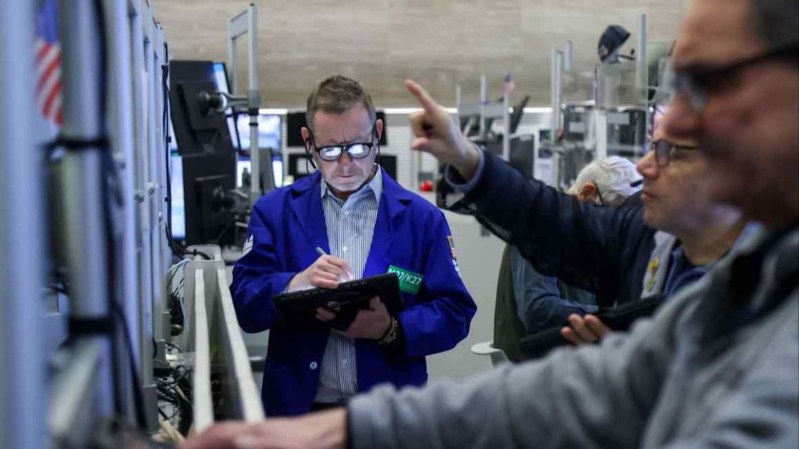 US bank stocks record biggest slide since April’s market ructions