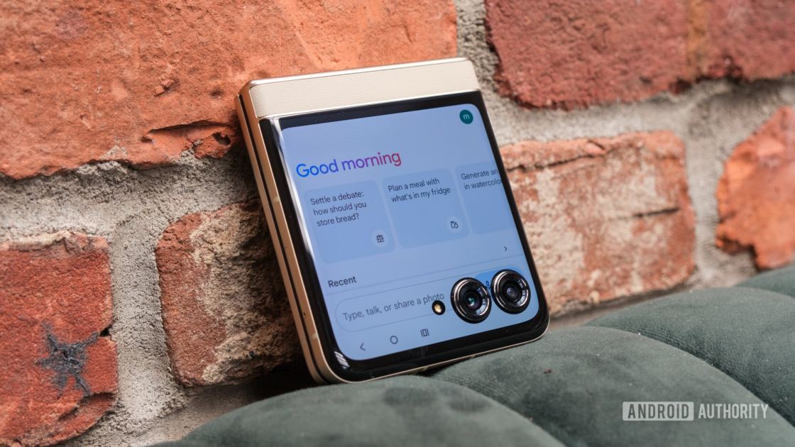 Forget new models — Gemini’s working on what really matters: dark mode options