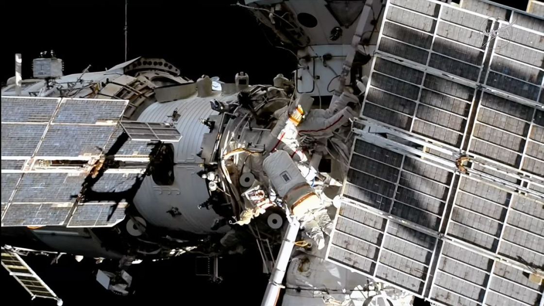  Russian cosmonauts install sun-watching telescope on ISS during 6-hour spacewalk 