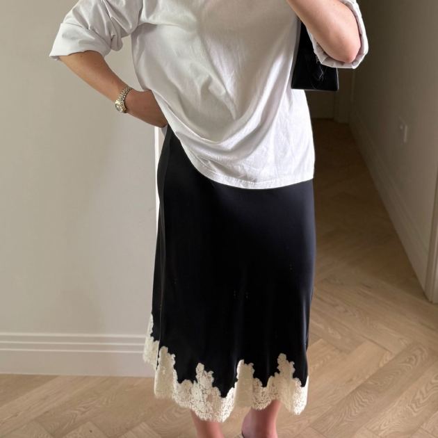  Like It or Not, This Is How Cool Girls Are Styling the Sandal Trend of the Summer 