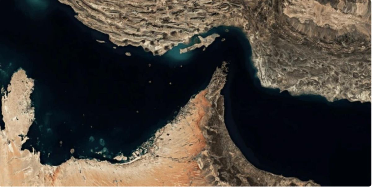 Bitcoin holds $67,500 as Trump signals he may end Iran war with Hormuz still shut 