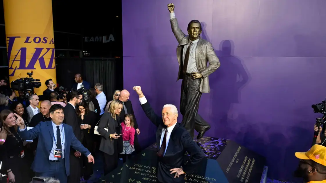 ‘Look Like a Leader’: Pat Riley’s One Simple Rule for Success