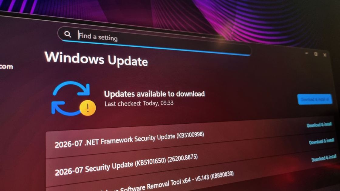  I think the latest record-breaking Windows 11 update messed up my monitor 