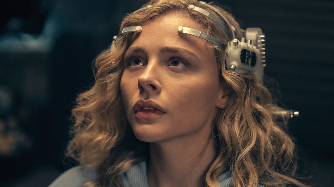 The Best William Gibson Sci-Fi Adaptation You've Never Seen Was Canceled Too Soon
