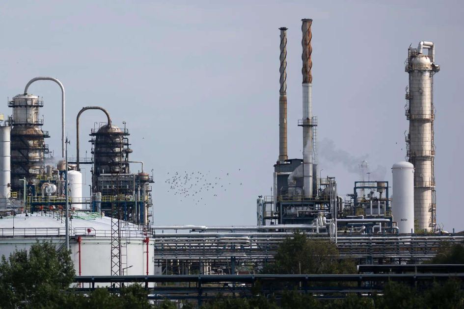 Russia turns to India for gasoline as fuel shortages deepen after Ukrainian strikes