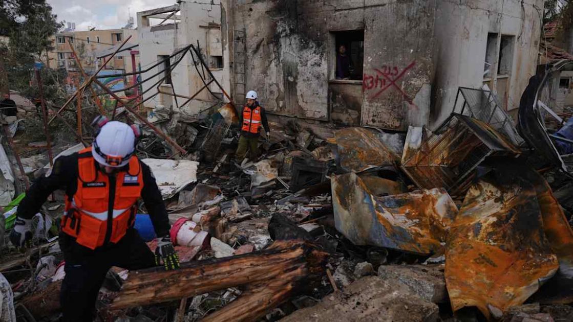 Trump pushes Iran war to new phase of escalation