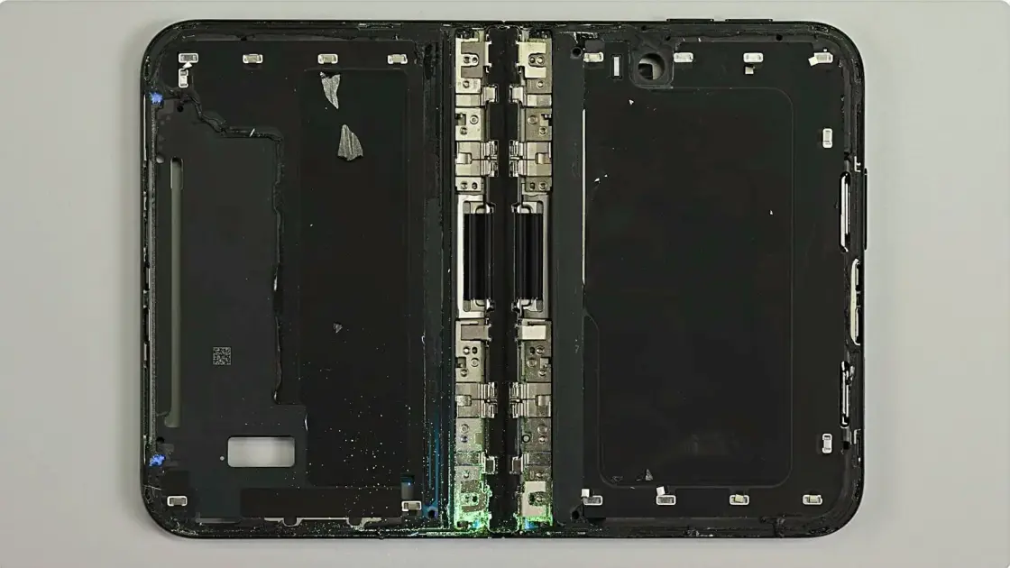 Apple admits a small number of iPhone Duo screens break immediately