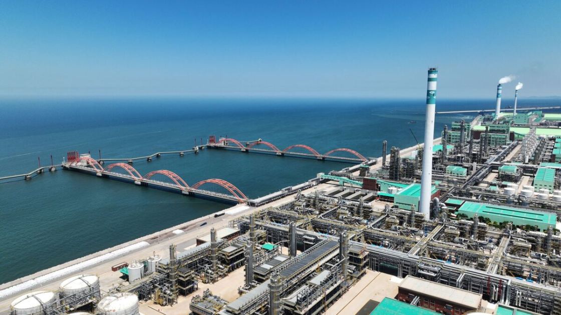 US Sanctions Giant Chinese Refiner Hengli Over Iran Links