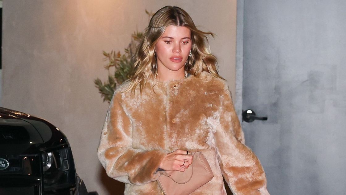  If You Want to Look Expensive This Autumn, Wear Your Black Trousers With This Jacket Trend 