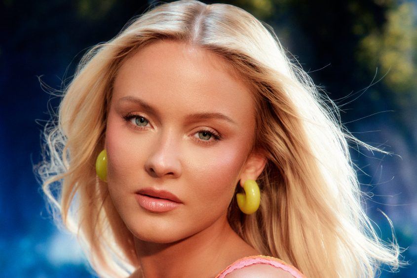 Zara Larsson Signs to RCA Records