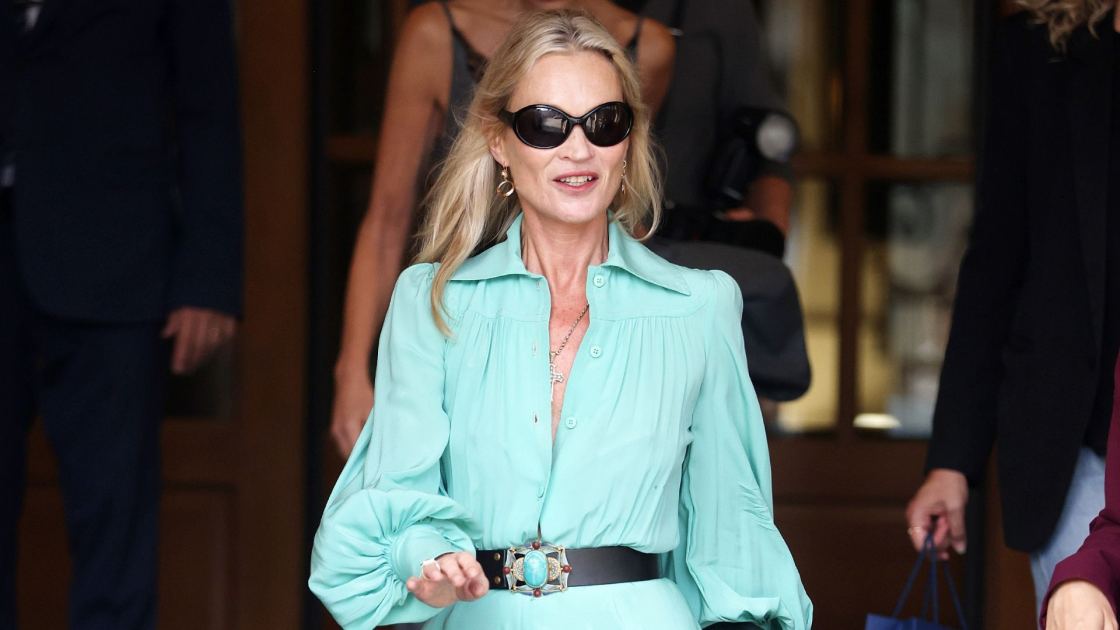  No LBDs Here—These are the Two Autumn Dress Colour Trends Elegant Over-50s Are Wearing Right Now 