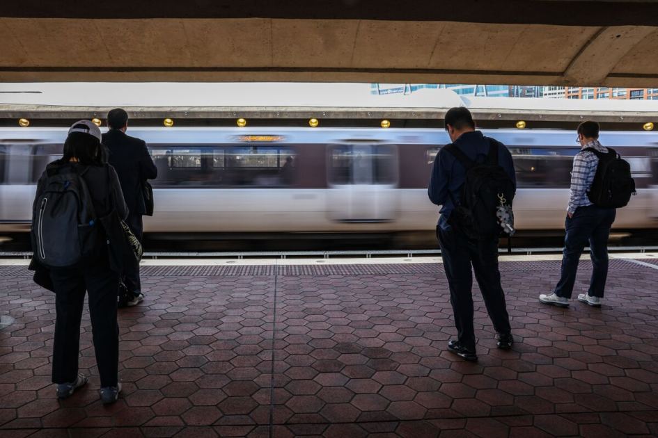 US Jobs Report Set to Reveal Solid Growth, Steady Unemployment Rate