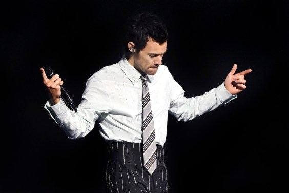 Harry Styles Takes Kiss All The Time To Manchester For First Concert In Three Years