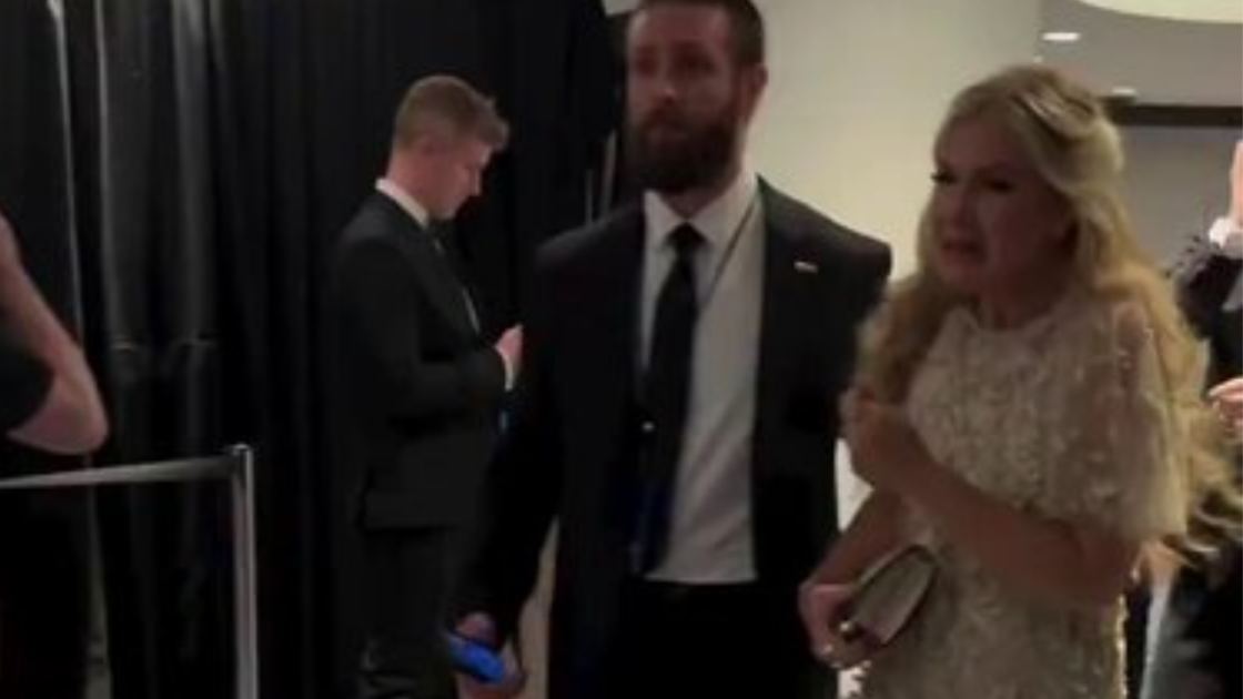 ‘I just want to go home’: Tearful Erika Kirk escorted out after White House dinner