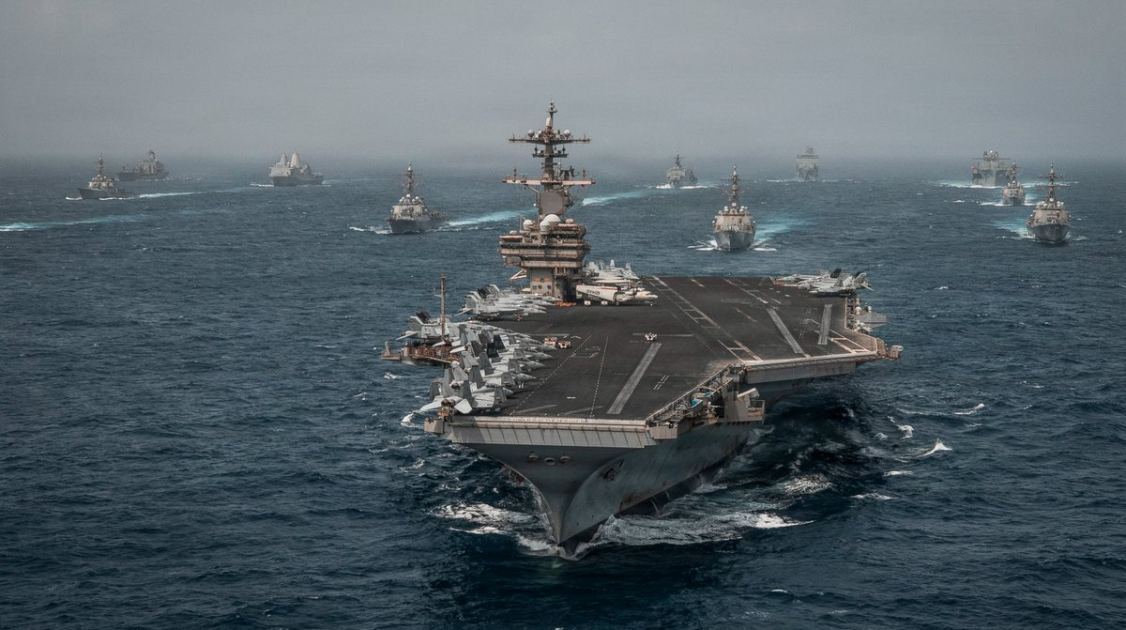 США заявили про удари по іранських цілях і відновлення морської блокади