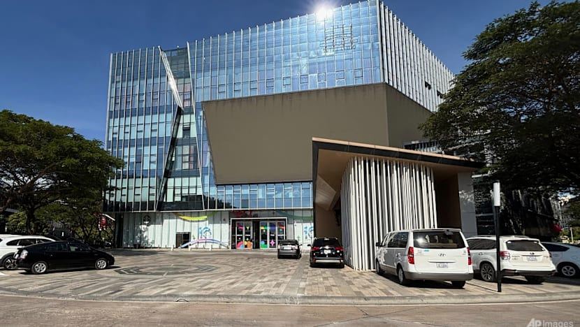 Accused scam boss extradited from Cambodia to China