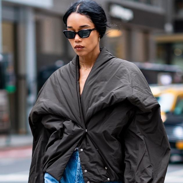  Barrel-Leg Jeans for Spring? Wear Them With Heels in *This* Color to Look 2026 (Not Dated) 