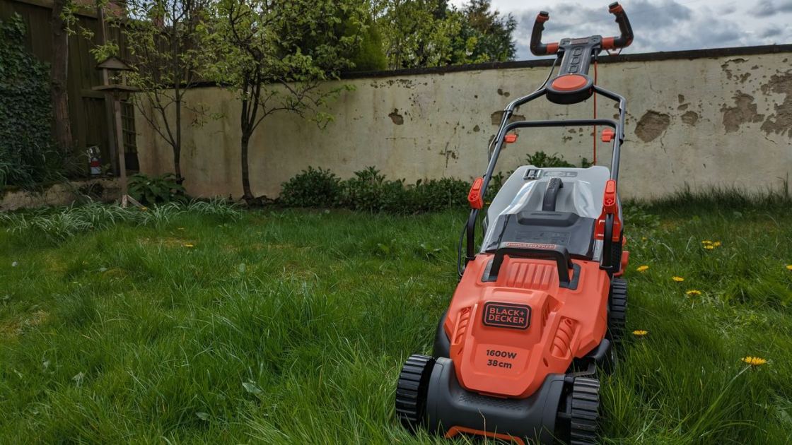  The Black + Decker BEMW472BH Electric Lawn Mower Has a Handle Like a Race Car Steering Wheel – and It's So Easy to Maneuver 