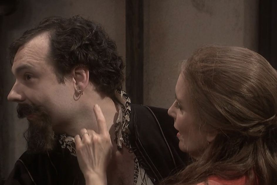 ‘Hamnet’ Spoofed in ‘SNL U.K.’ Sketch in Which Shakespeare Returns From London With Ketamine, ‘Team Anne Boleyn’ Tote and ‘C—y Little Earring’