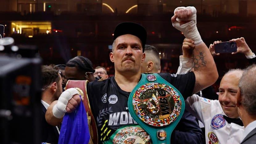 Usyk vacates titles before 'last dance'