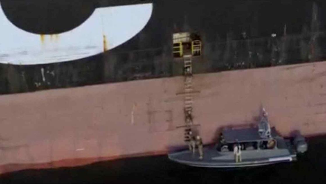 Trump says US Navy will ‘shoot and kill’ any boat laying mines in strait