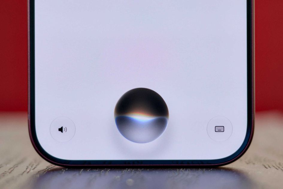 Siri may know a lot more, but it’s still not smart