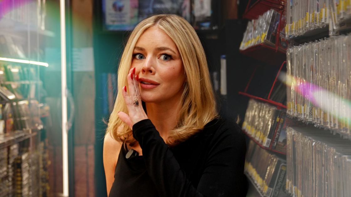 Samara Weaving reveals she hauls her PS5 literally around the world for movies