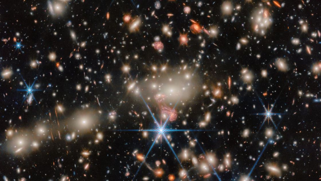  James Webb telescope spots 'stingray' galaxy system that could solve the mystery of 'little red dots' 