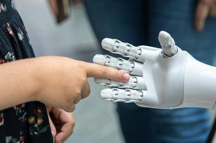 Robots can now ‘see’ touch thanks to a new color-changing tactile sensor