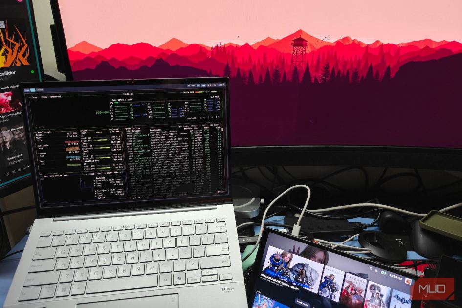 I tested four Linux tiling window managers and one of them clearly won me over