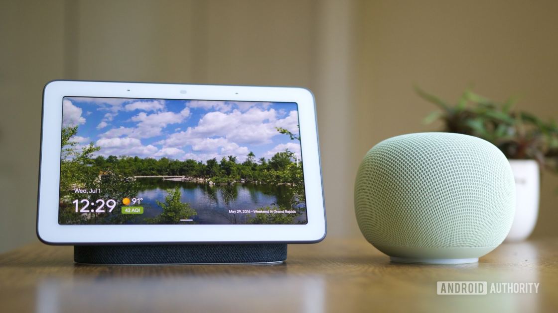 Google Home can once again change smart light colors for you