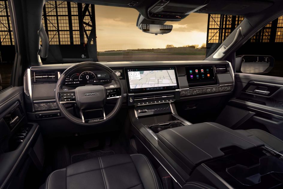 GMC put five screens in the 2027 Sierra, but it's the one thing getting worse in new vehicles