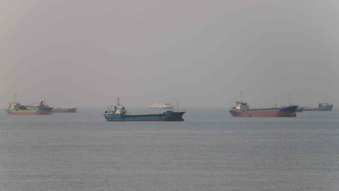 Attack in Strait of Hormuz halts evacuation plan for stranded ships