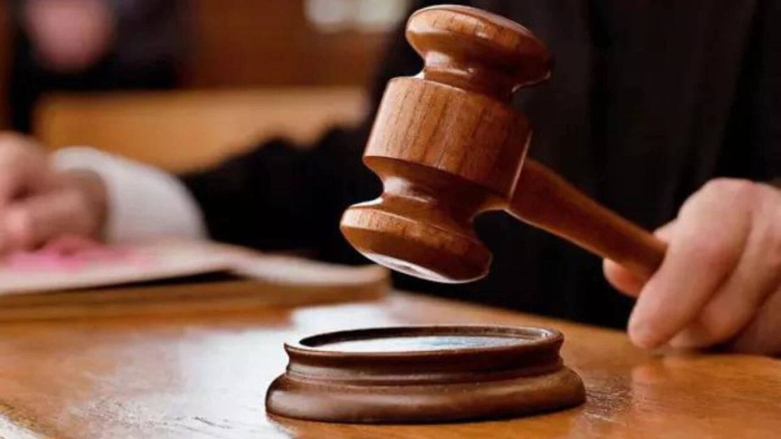 Even layman knows of SC bulldozer order, but IAS officer unaware: Bombay HC