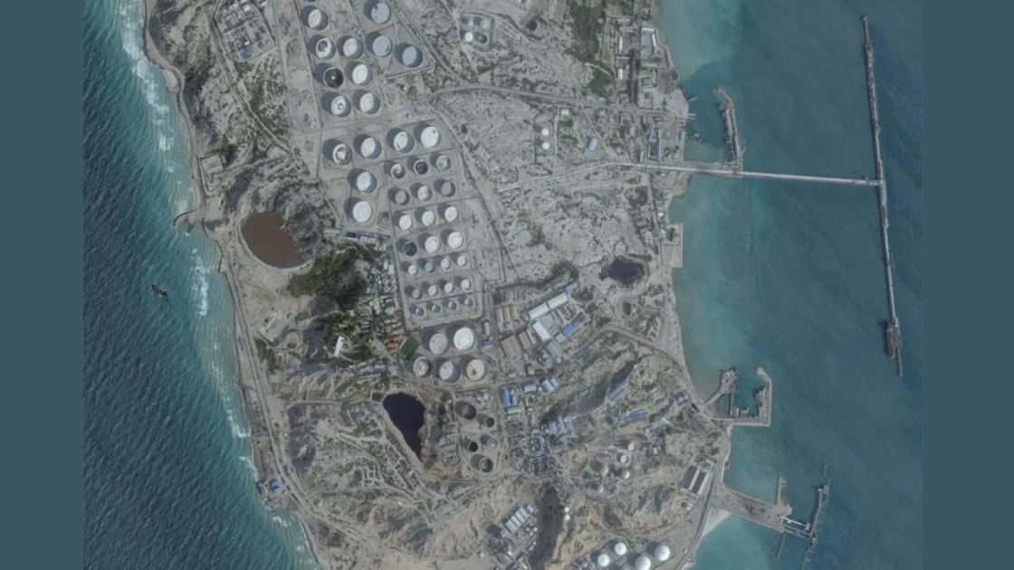US strikes Iranian tankers near Kharg Island; Tehran threatens Gulf oil vessels