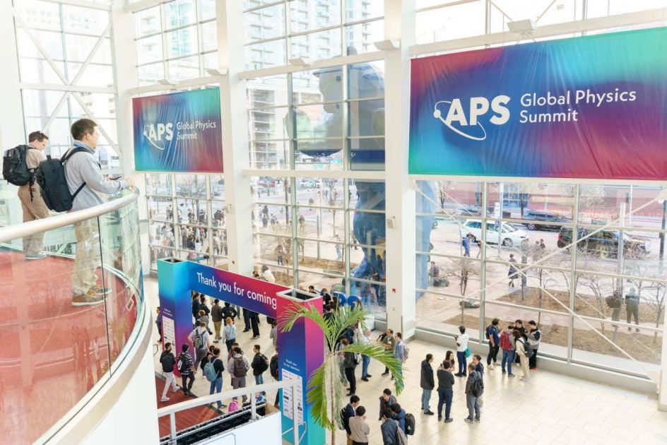 How AI shook the world's largest meeting of physicists