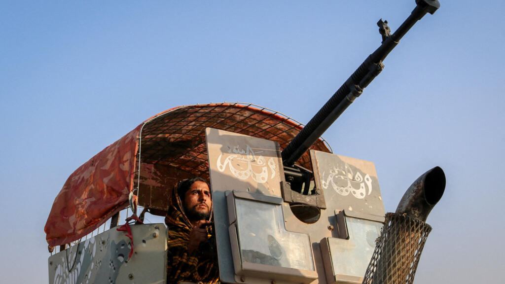 Kabul rocked by blasts as Afghan, Pakistani troops intensify border clashes