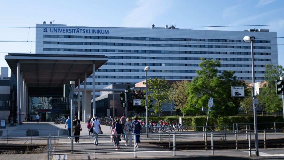 German hospital treats US Ebola patient infected in DR Congo