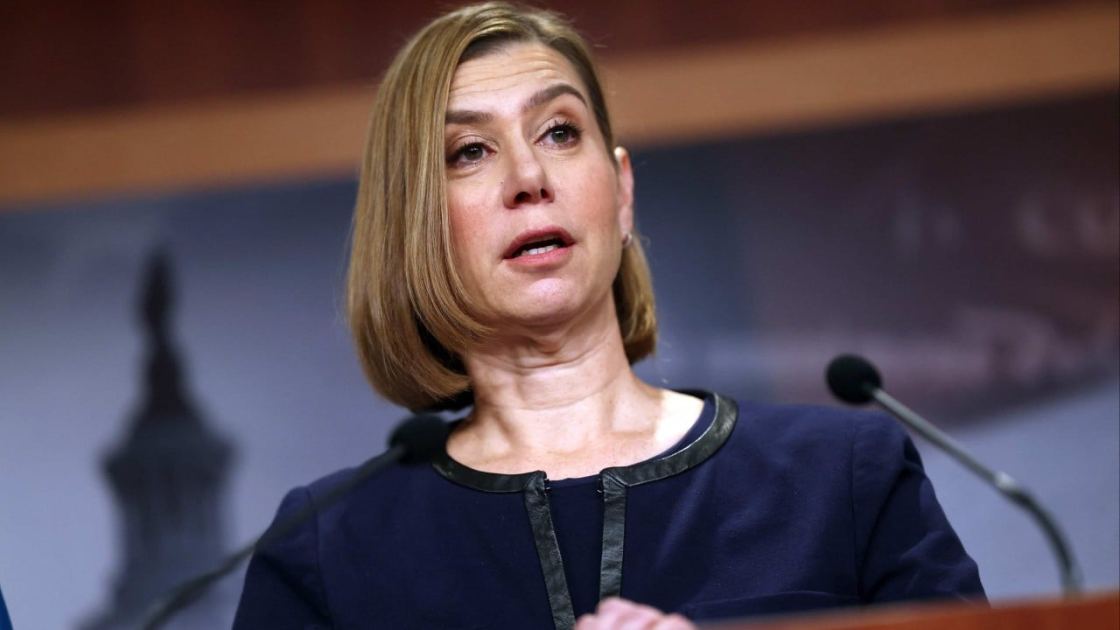 US senators delay effort to permanently ban Chinese cars