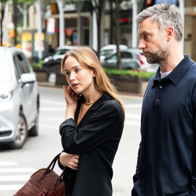  White Maxi Skirts Are Nice, But This Specific Skirt Trend Is Getting More Traction This Summer 