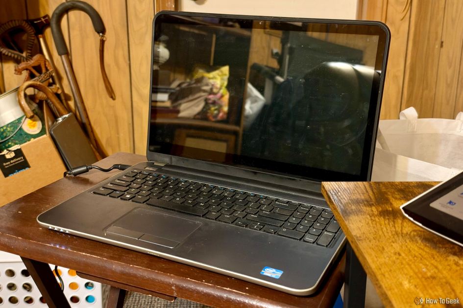 The only 2 Linux distros I recommend for laptops with 4GB of RAM