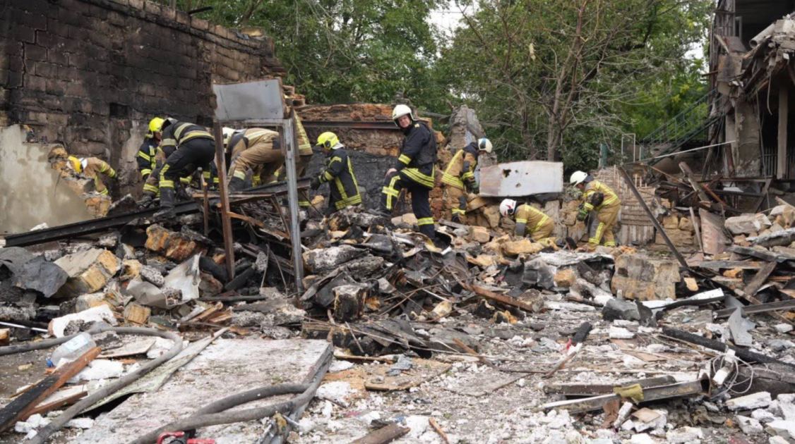 Росія вдарила по житловому будинку в Одесі: загинув чоловік, ще двоє людей постраждали