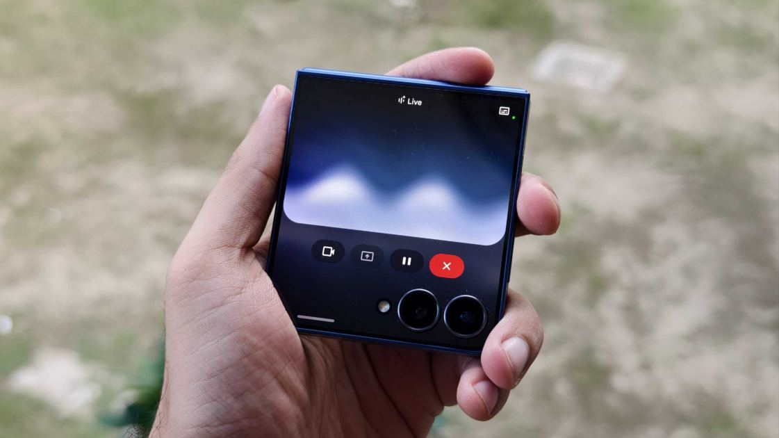 Gemini Live could give you more control over what it hears with push-to-talk mode